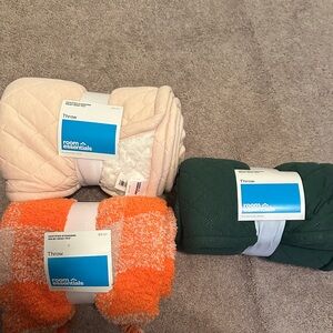 Room Essentials Orange and Cream Throw Blanket